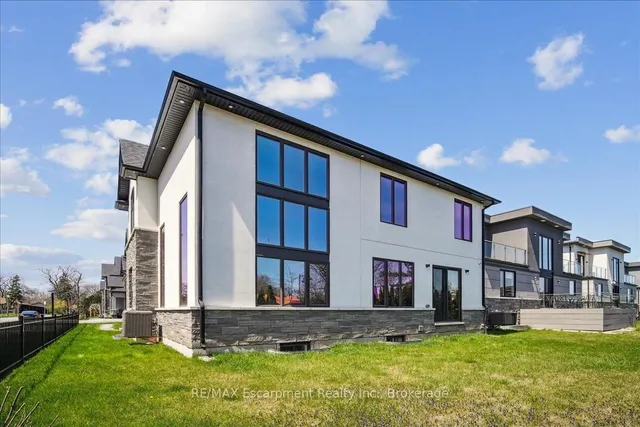 Additional image 45 of 39 Sunrow Gate