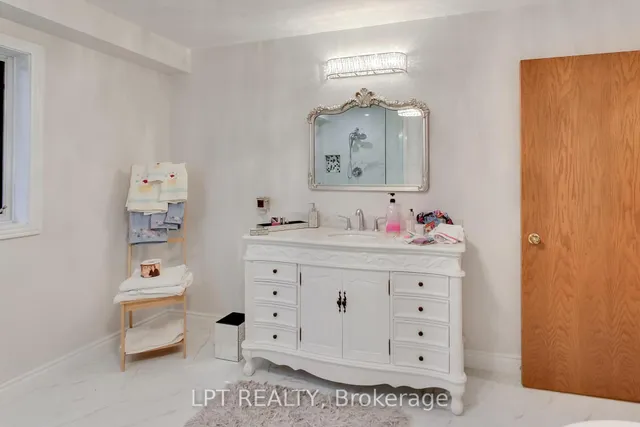 Additional image 33 of 6 Fenton Way