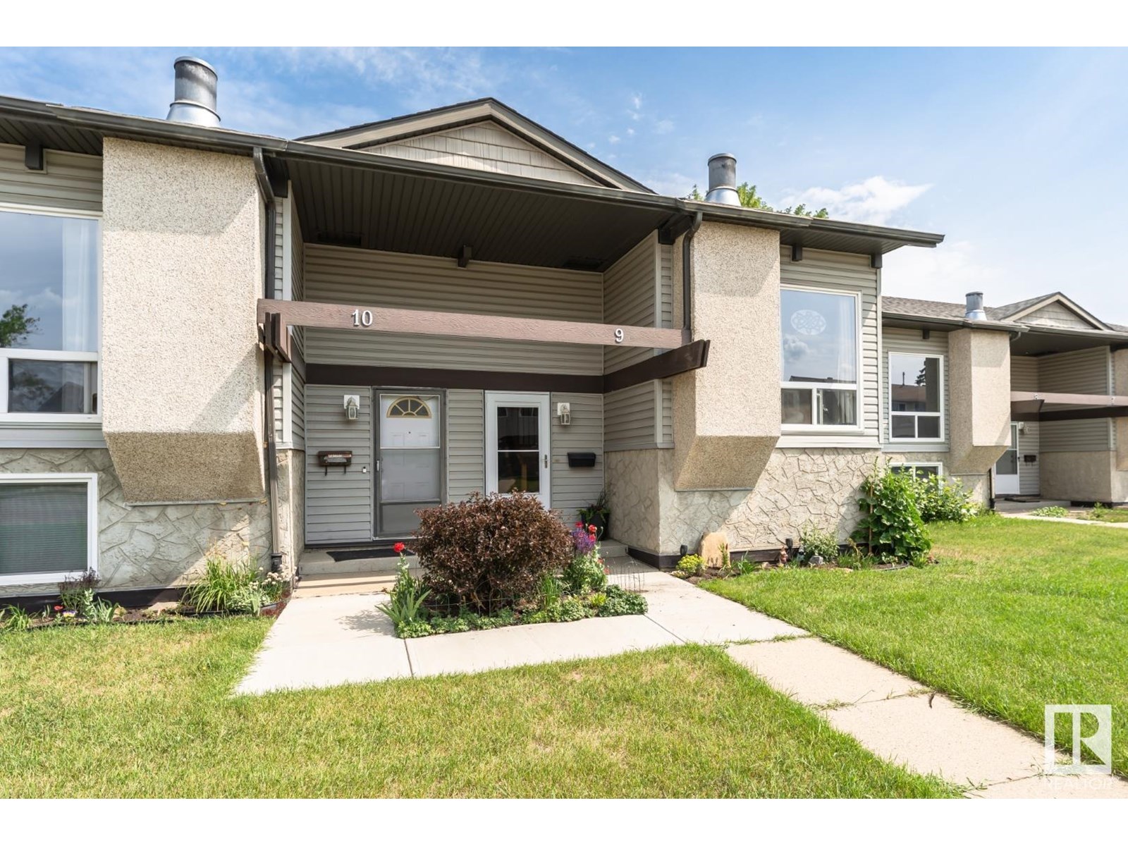 9 NORTHWOODS VG NW|Edmonton, Alberta T5X1T2