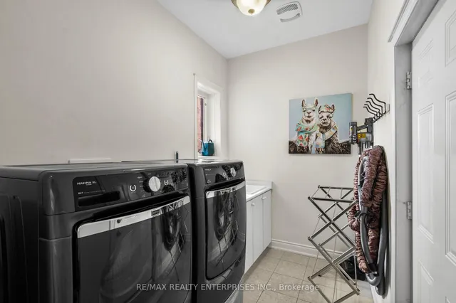 Additional image 42 of 3243 Larry Cres