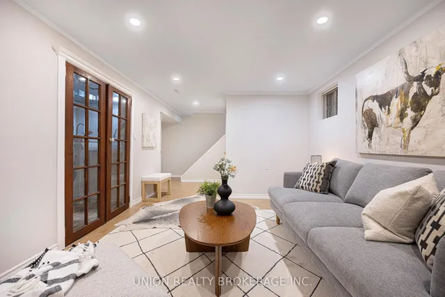 Additional image 23 of 120 Scarboro Cres