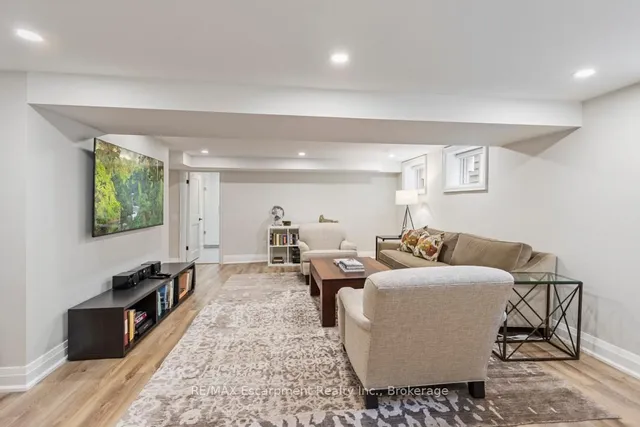 Additional image 23 of 2109 Wellington Ave