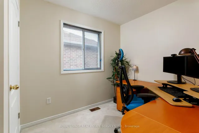 Additional image 21 of 4 Hackmore Gate