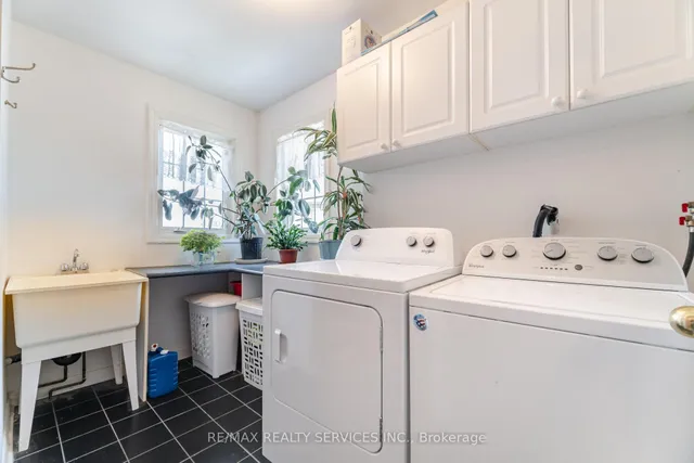 Additional image 36 of 18 Sherbo Cres