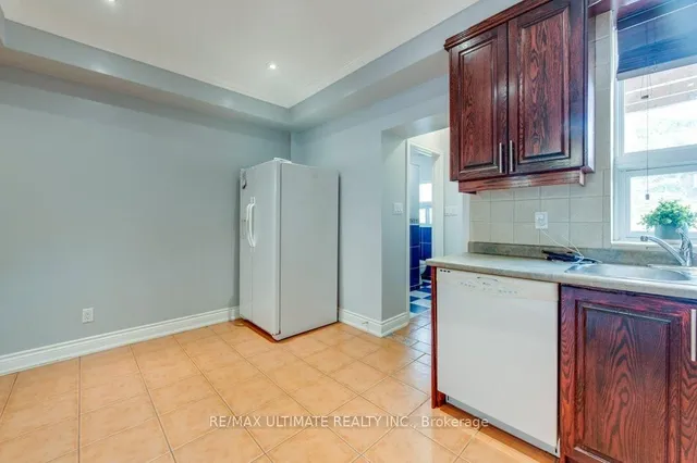 Additional image 15 of 1425 Lansdowne Ave