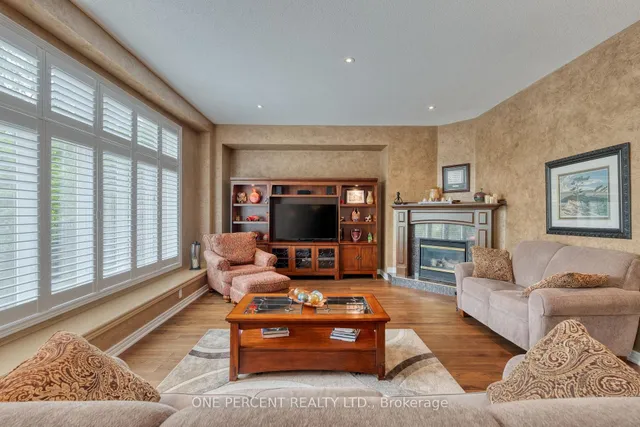 Additional image 30 of 194 Joshua Ave