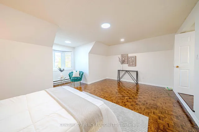 Additional image 23 of 45 Oak Knolls Cres