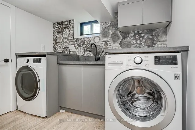 Additional image 43 of 133 Yarmouth Rd