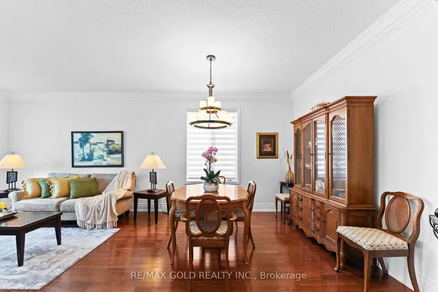 Additional image 9 of 36 Slipneedle St