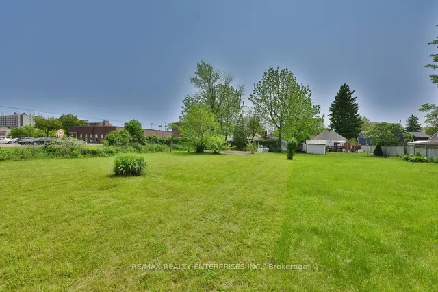 Additional image 29 of 2439 Prospect St