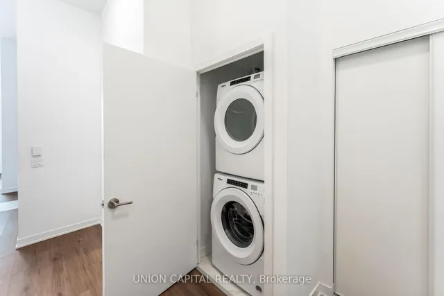 Additional image 20 of 405 Dundas St Unit 114