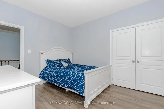 Additional image 31 of 29 Ezra Cres