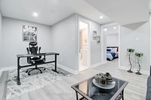 Additional image 20 of 37 Glenora Cres