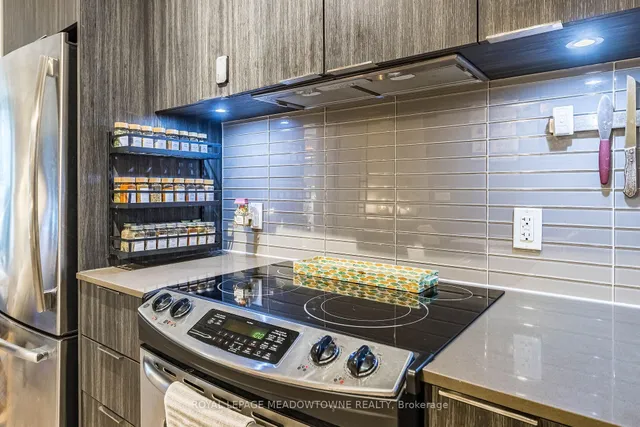 Additional image 35 of 110 Marine Parade Dr Unit 606