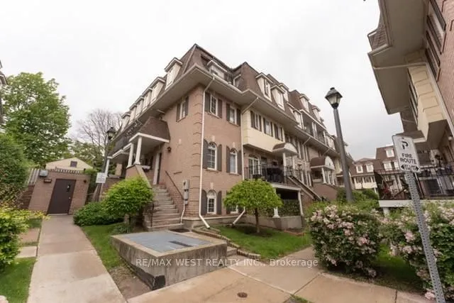 52 Sidney Belsey Cres Unit 104