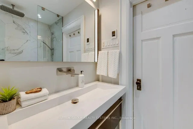 Additional image 28 of 26 Evans Ave