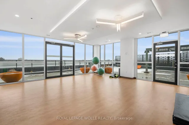 Additional image 31 of 60 Charles St Unit 2405