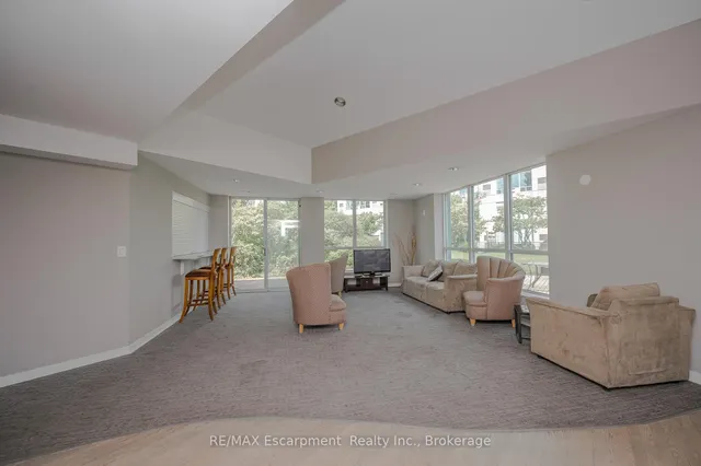 Additional image 20 of 250 MANITOBA St Unit 603