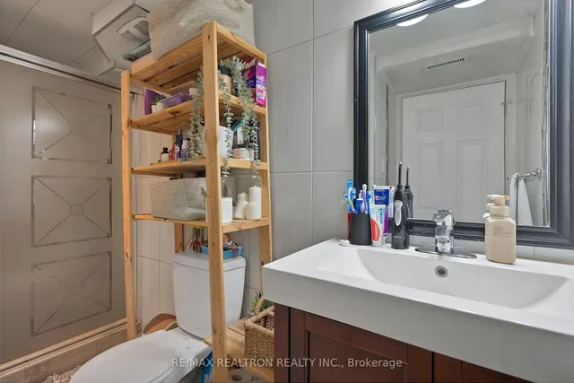 Additional image 28 of 18 Chestermere Cres