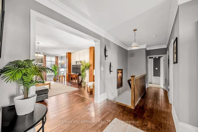 Additional image 21 of 20 Chesswood Tr