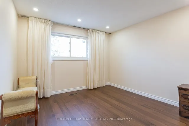 Additional image 16 of 56 Millsborough Cres