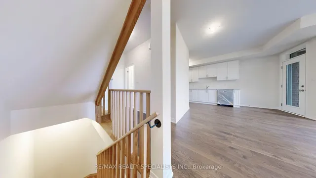 Additional image 32 of 18 Monreau Dr