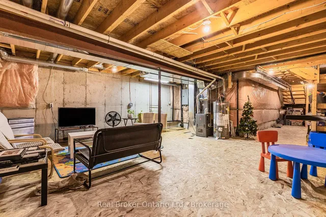 Additional image 30 of 28 Whitefish Cres