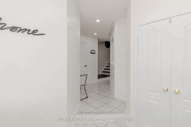 Additional image 5 of 37 Native Landing