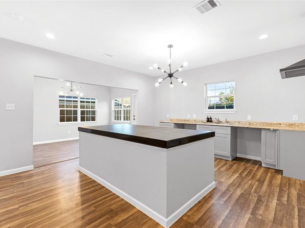 3925 McKinley St, Houston, TX 77051