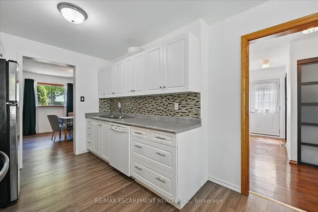 Additional image 11 of 1280 Consort Cres