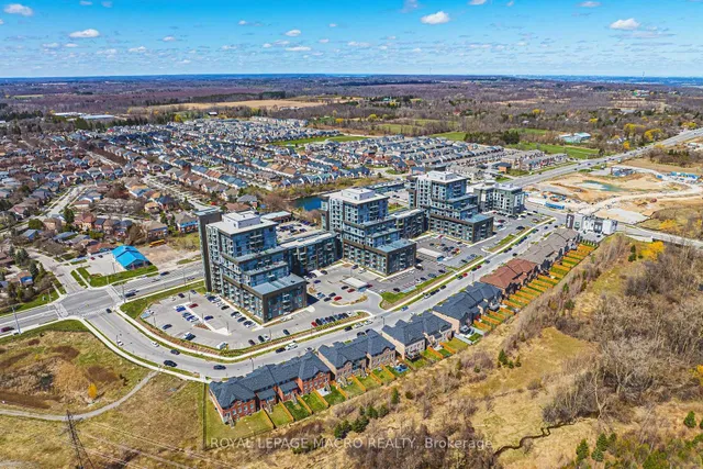 450 Dundas St Unit 902