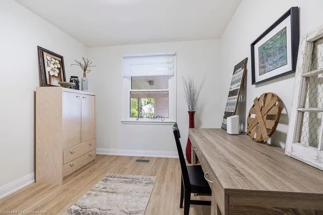 Additional image 25 of 60 Howe Ave