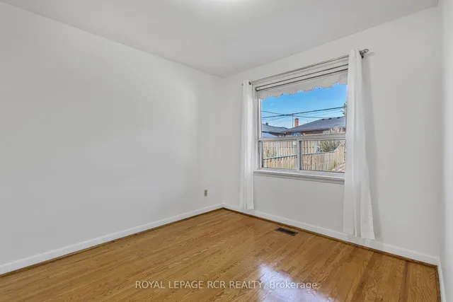 Additional image 23 of 26 Ludstone Dr