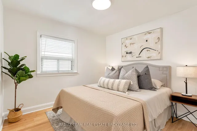 Additional image 16 of 30 Mould Ave