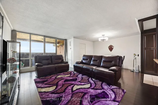 Additional image 13 of 714 The West Mall Unit 1810