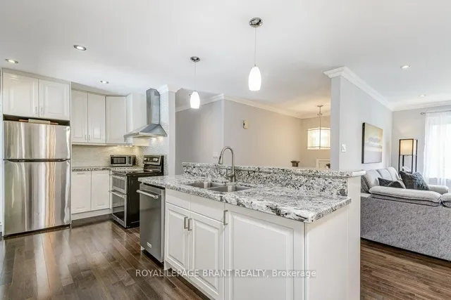 Additional image 7 of 726 Applewood Cres