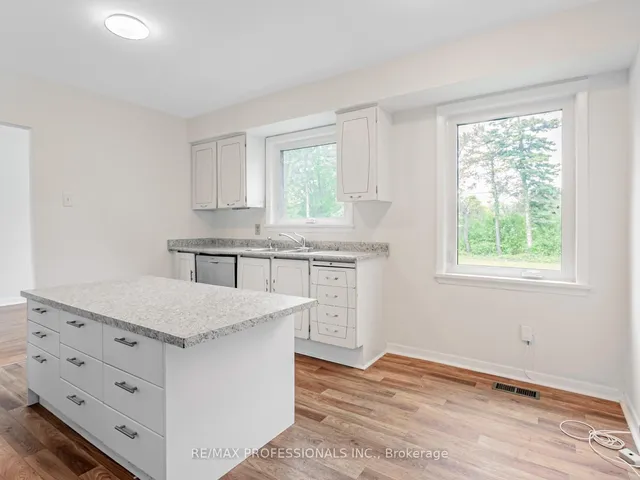 Additional image 11 of 275 Jeffcoat Dr