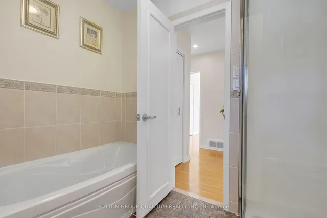 Additional image 30 of 951 Streamway Cres