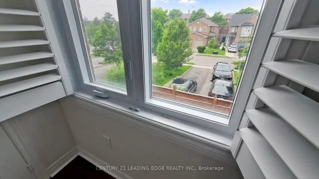 Additional image 47 of 17 Pressed Brick Dr