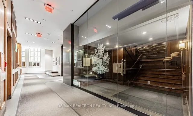 Additional image 3 of 426 University Ave Unit 1905