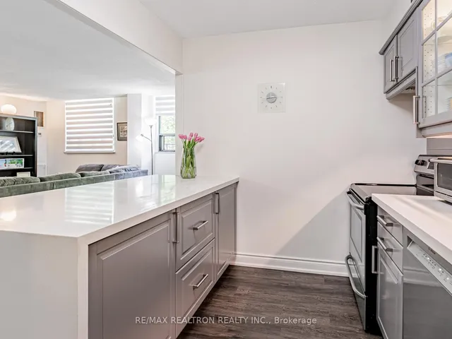 Additional image 10 of 22 Shallmar Blvd Unit 108