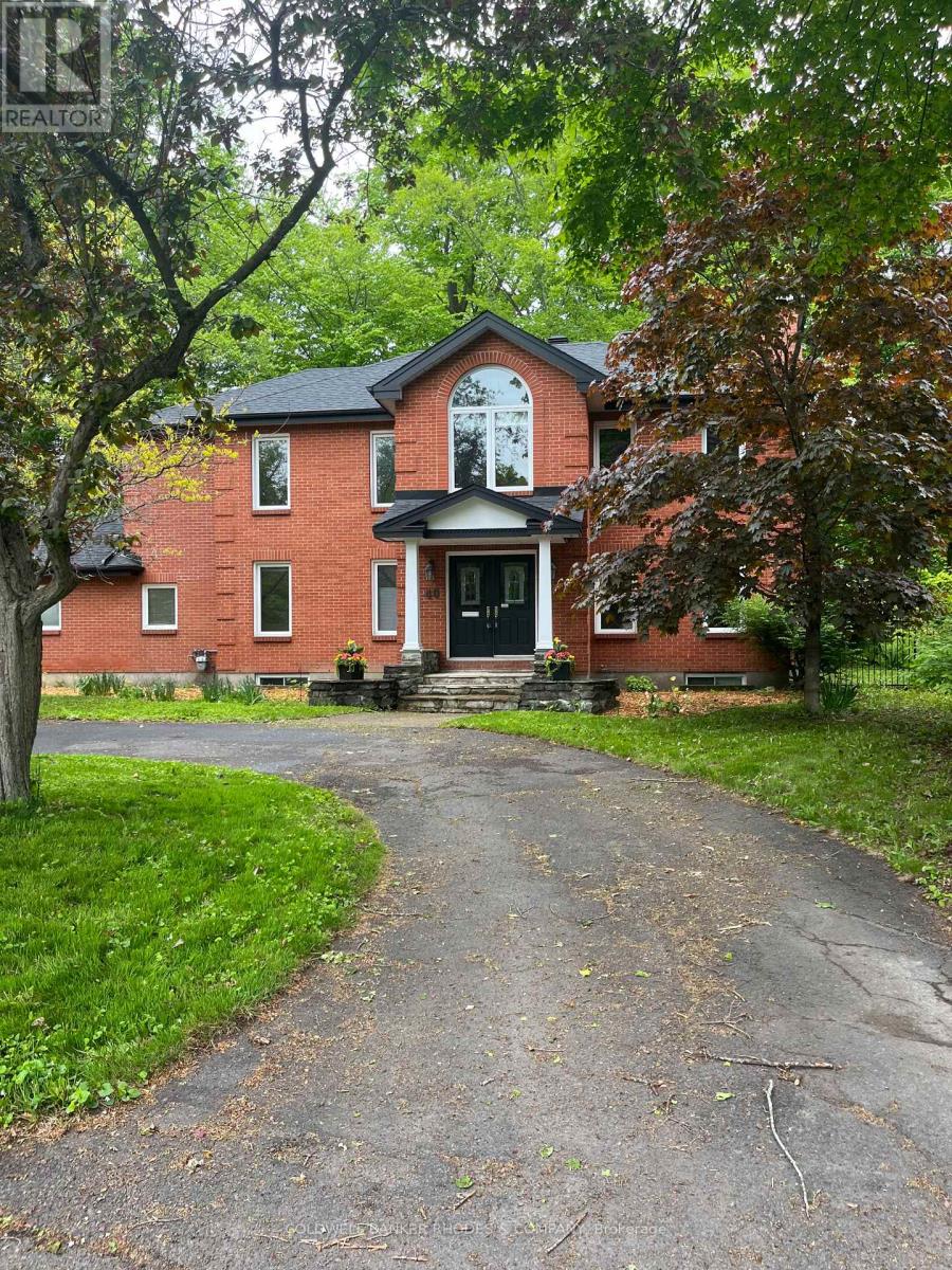 40 BLUE HERON COURT|Ottawa, Ontario K1L8J7