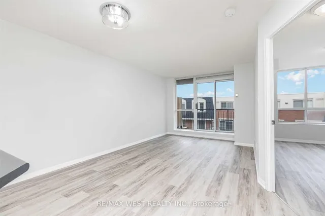 Additional image 3 of 1000 King St Unit 420