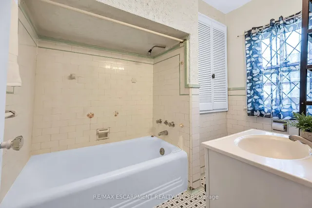 Additional image 21 of 42 NEWTON Ave