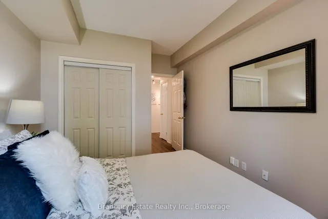 Additional image 24 of 262 Dundas St Unit 105