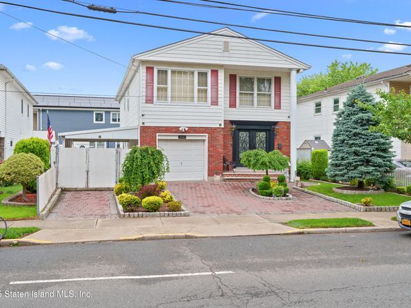 476 Willow Rd W, Staten Island, NY 10314