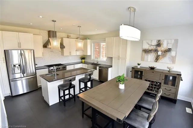 Additional image 15 of 4 Brigham Ave