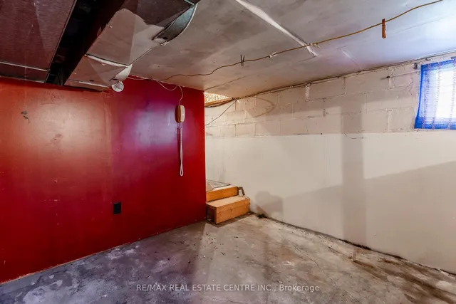 Additional image 42 of 27 Barons Ave