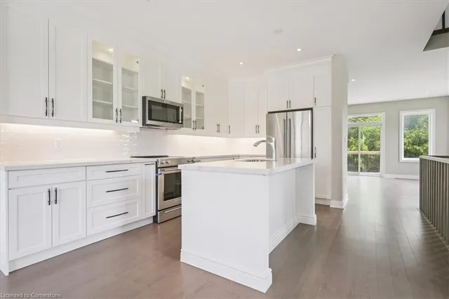 Additional image 22 of 445 Ontario St Unit 49