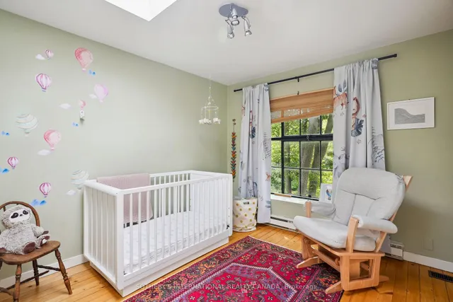 Additional image 20 of 384 1/2 Sumach St